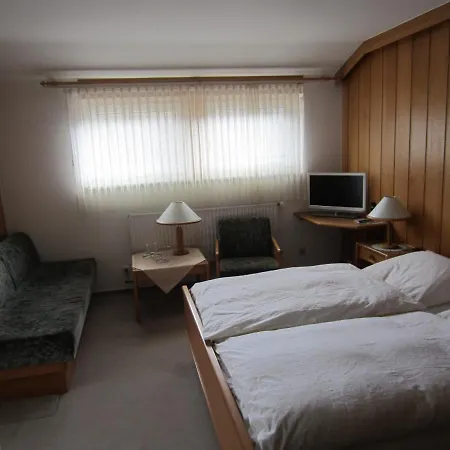 Haus Am See - Und Ferienwohnung Inn